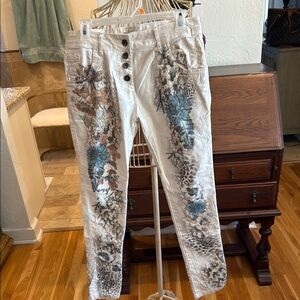 GIGI MODA Made in Italy animal Patterned Pants with Button Detail